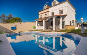 Awesome Home In Salteras